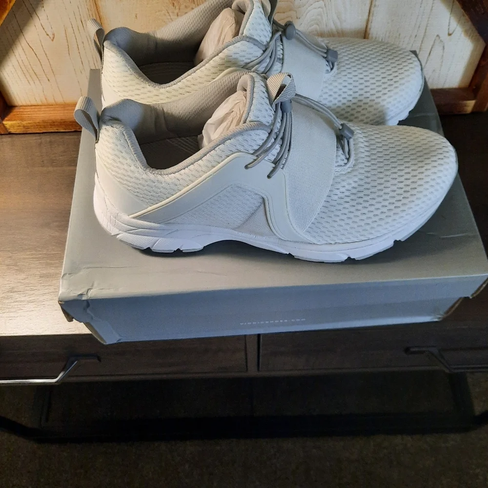 Vionic athletic - Picture 2 of 4